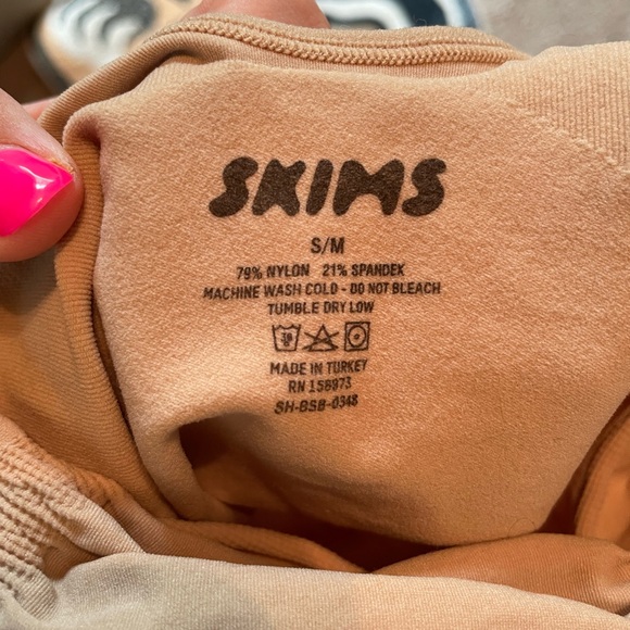 NEW SKIMS Seamless Sculpt Brief Bodysuit - Picture 4 of 5